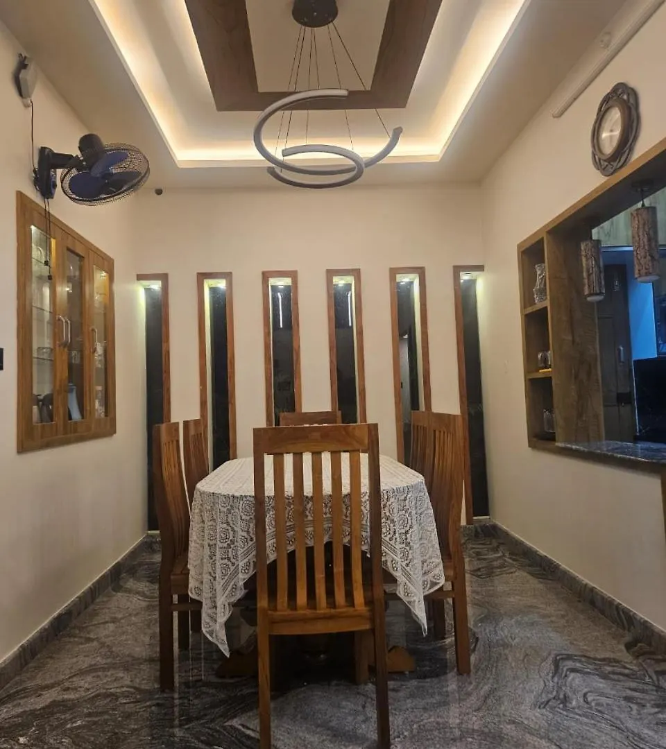 Reverie Homestay Mundrothuruth