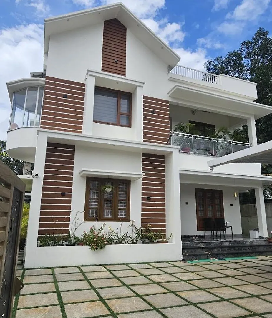 Reverie Homestay Mundrothuruth