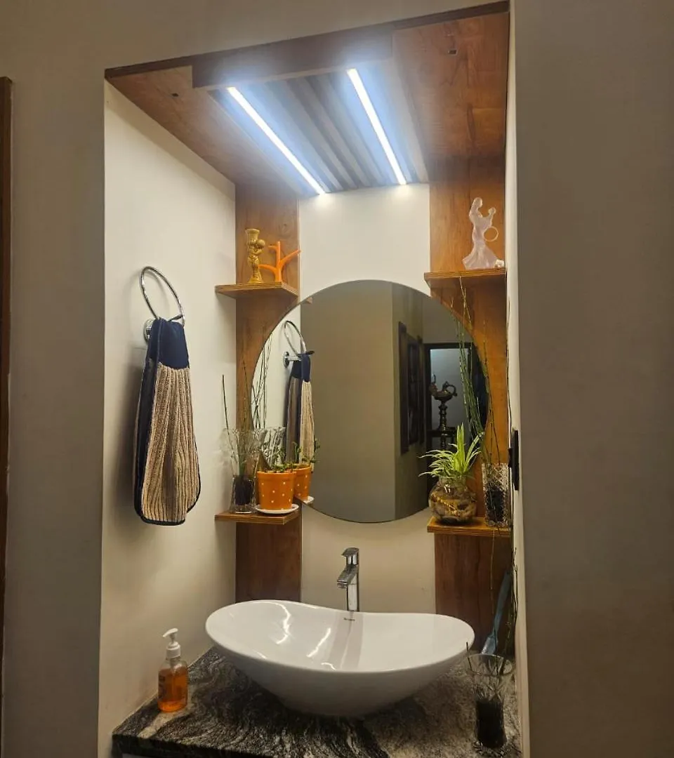 Reverie Homestay Mundrothuruth
